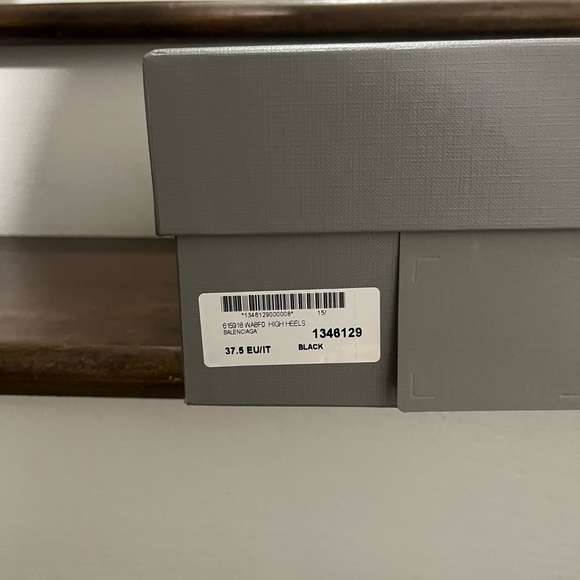 Luxury Ankle Strap Pointed Leather Pumps! - Picture 7 of 7